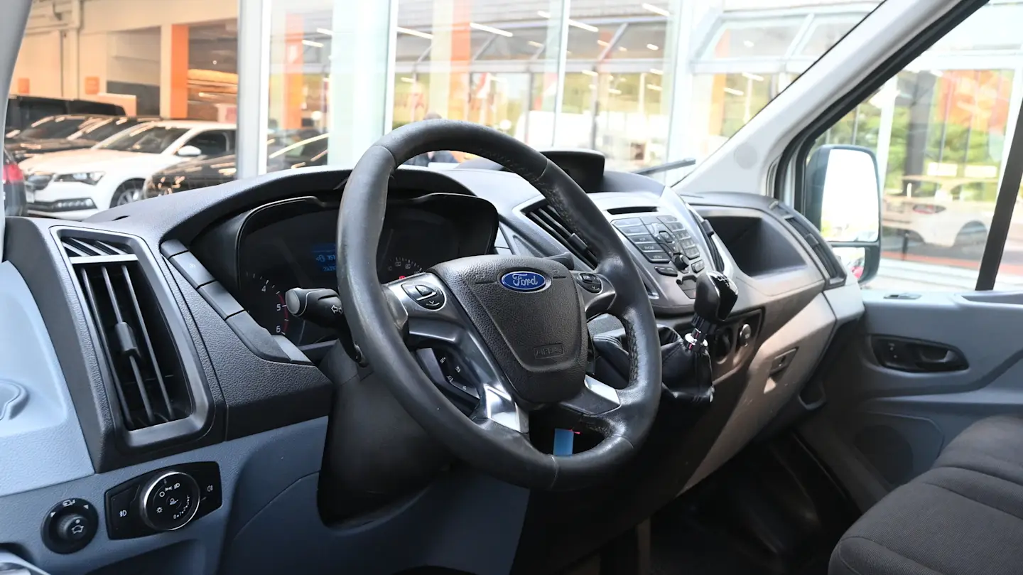 Car Image - 1IQYysiV5ql9tqJBga0QzI