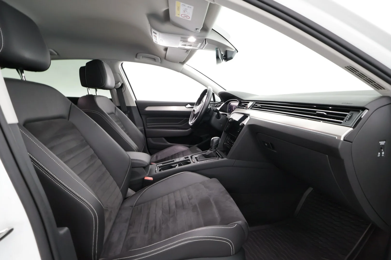 Car Image - dbpsPVn8iqfP5SgteeVfh