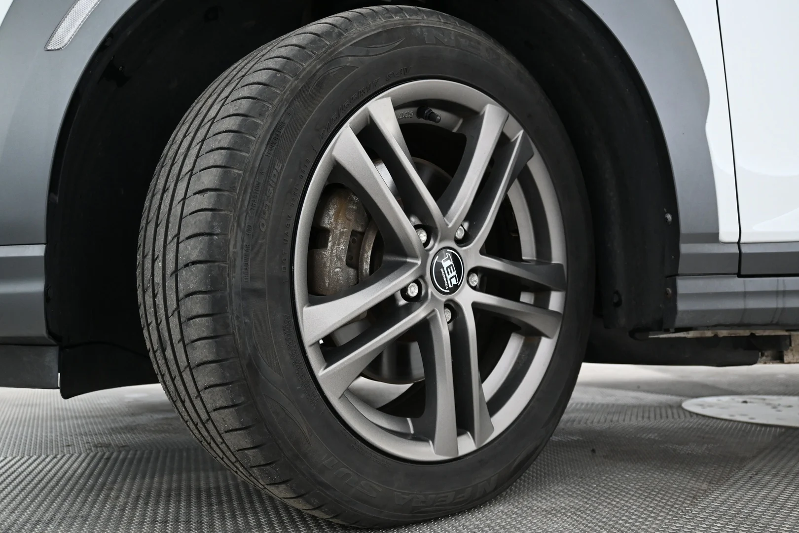 Car Image - 1EMLrVOsjcCljxY5aIn7ie