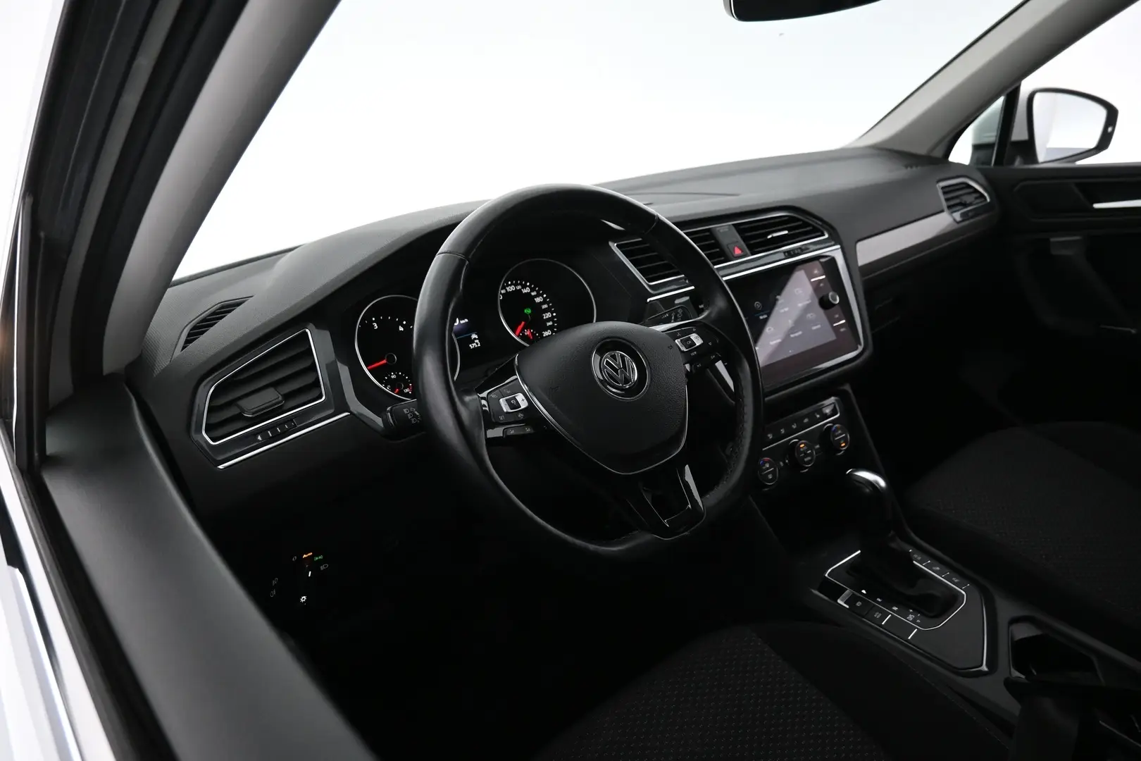 Car Image - 2Lo66UZKFpDlumonoHXi0G