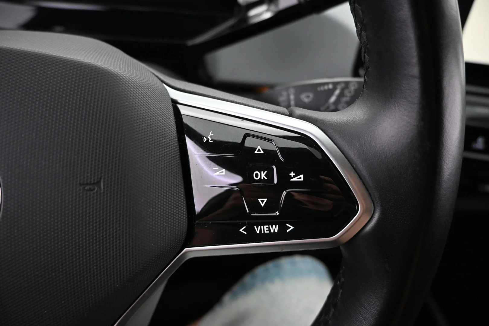 Car Image - 5H3sRl7IfRDMFR1dj4zZFC