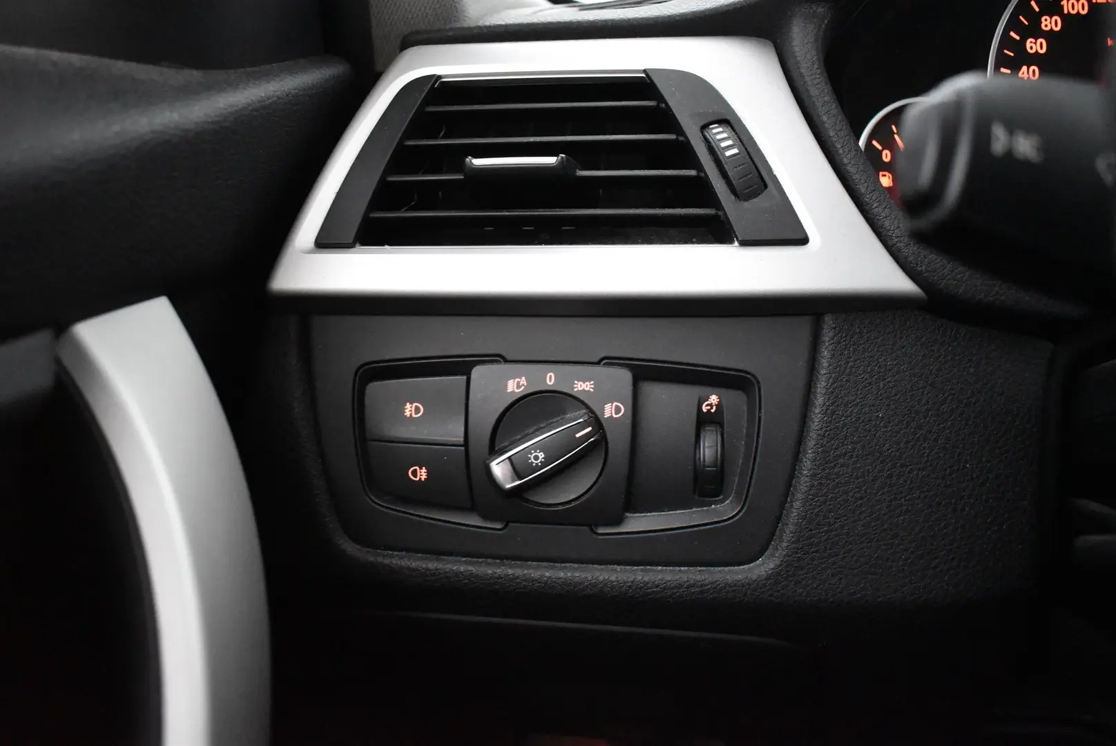 Car Image - 5Zqh14LZB2jTO84X7lRbx7