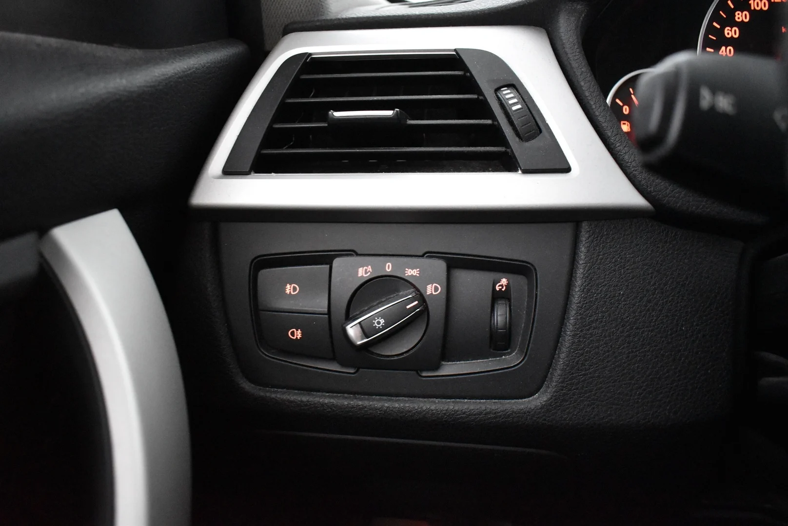 Car Image - 5Zqh14LZB2jTO84X7lRbx7