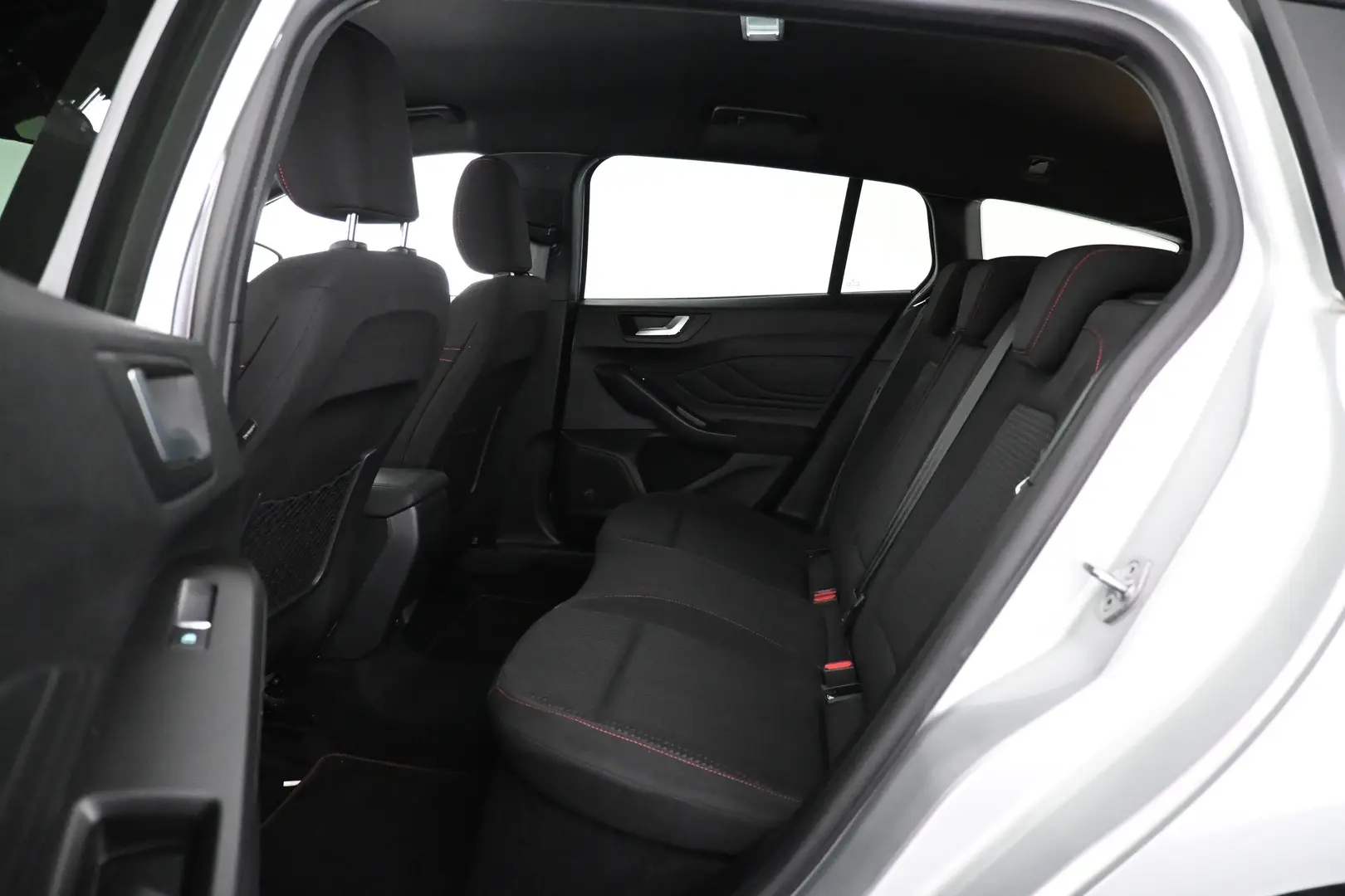 Car Image - 4MML5MdcpHuyxbd4XSNynE