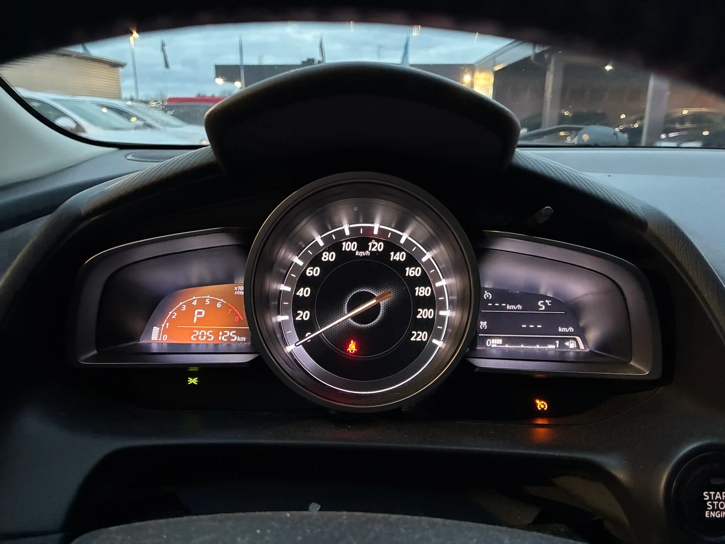 Car Image - 40paXDJZu1PuuBMazd0kyj