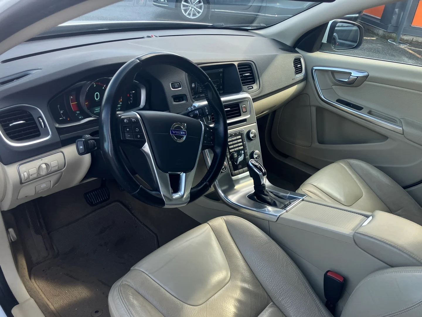 Car Image - 6WHssaVUzh27DWQj7yh91g