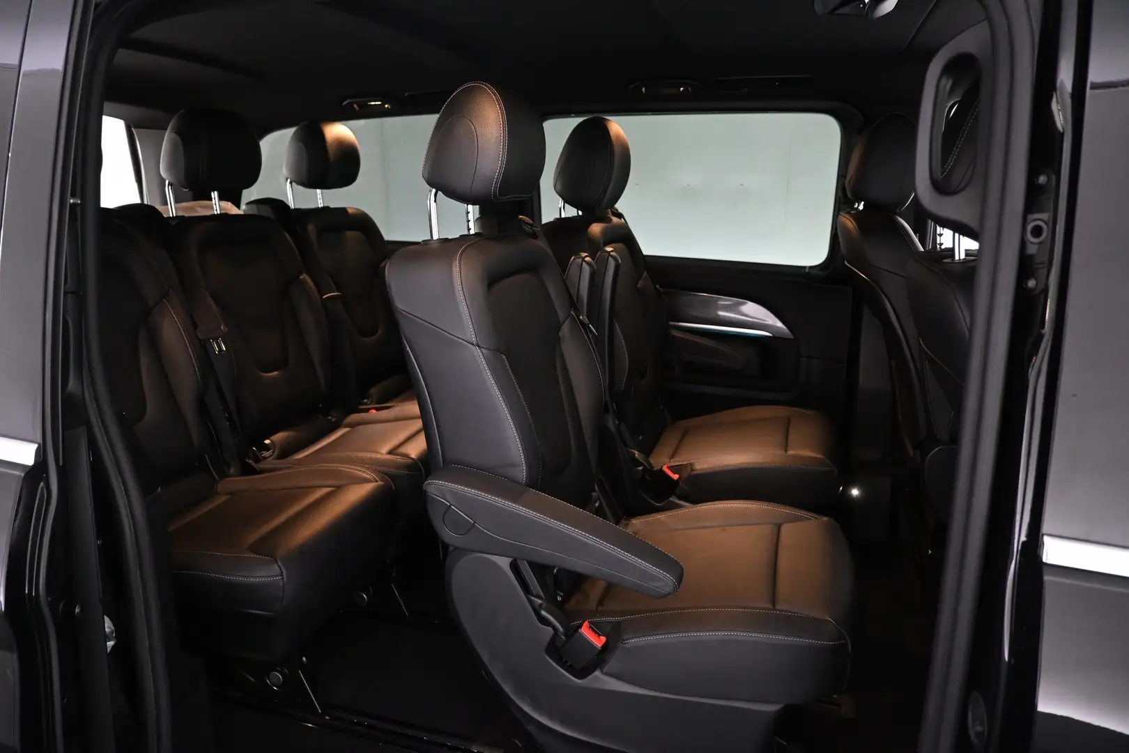 Car Image - 2bHZwrJT33zWL2ksf0Xqko