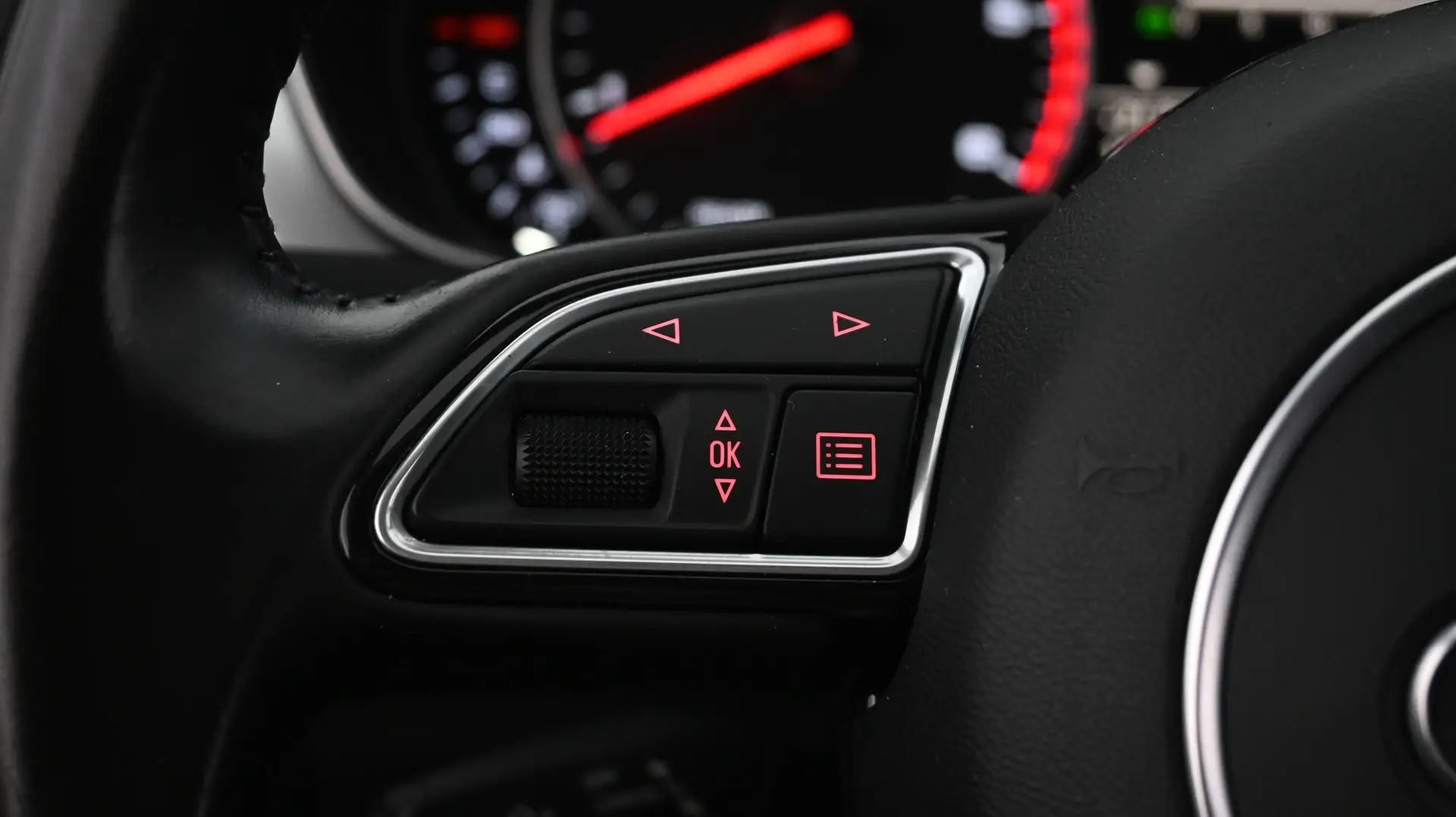 Car Image - V7xbjmP3r1qqvpe1ura44