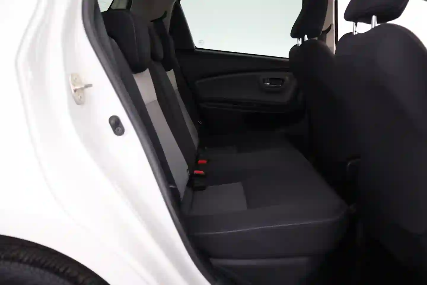 Car Image - kVxtlrVCa7sV8DR9rTwZ4