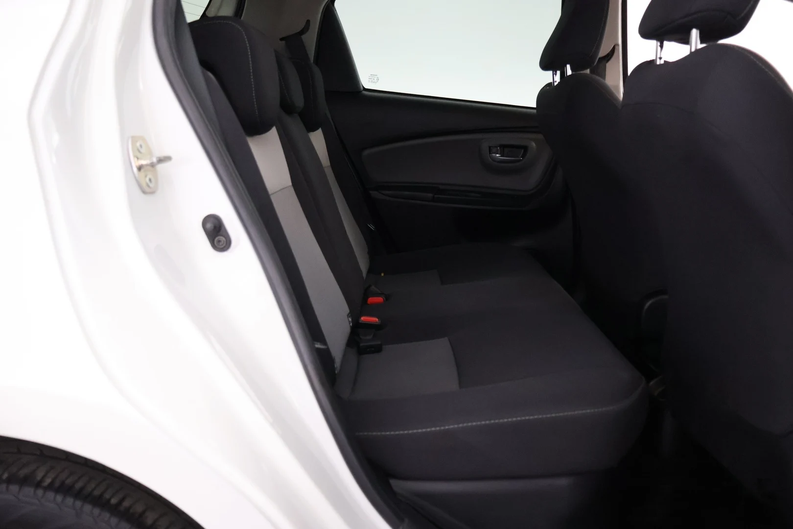 Car Image - kVxtlrVCa7sV8DR9rTwZ4