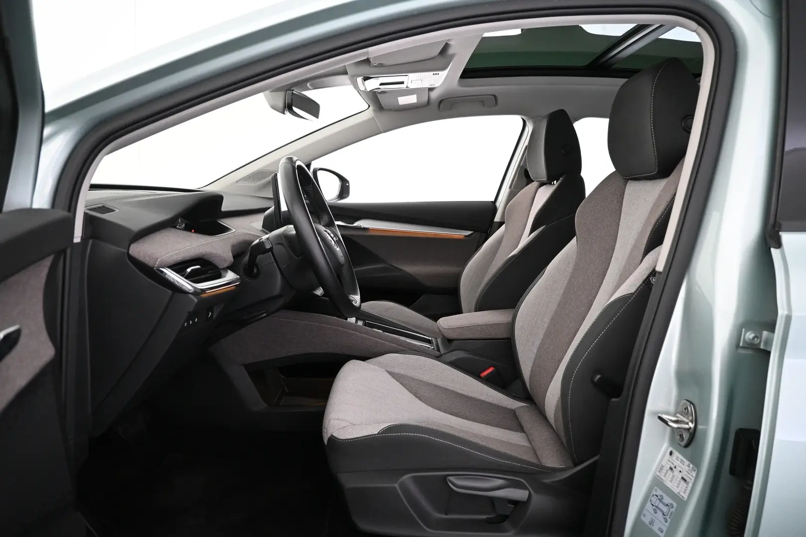 Car Image - 2u9giQqXkxyRvR6RnudEm8