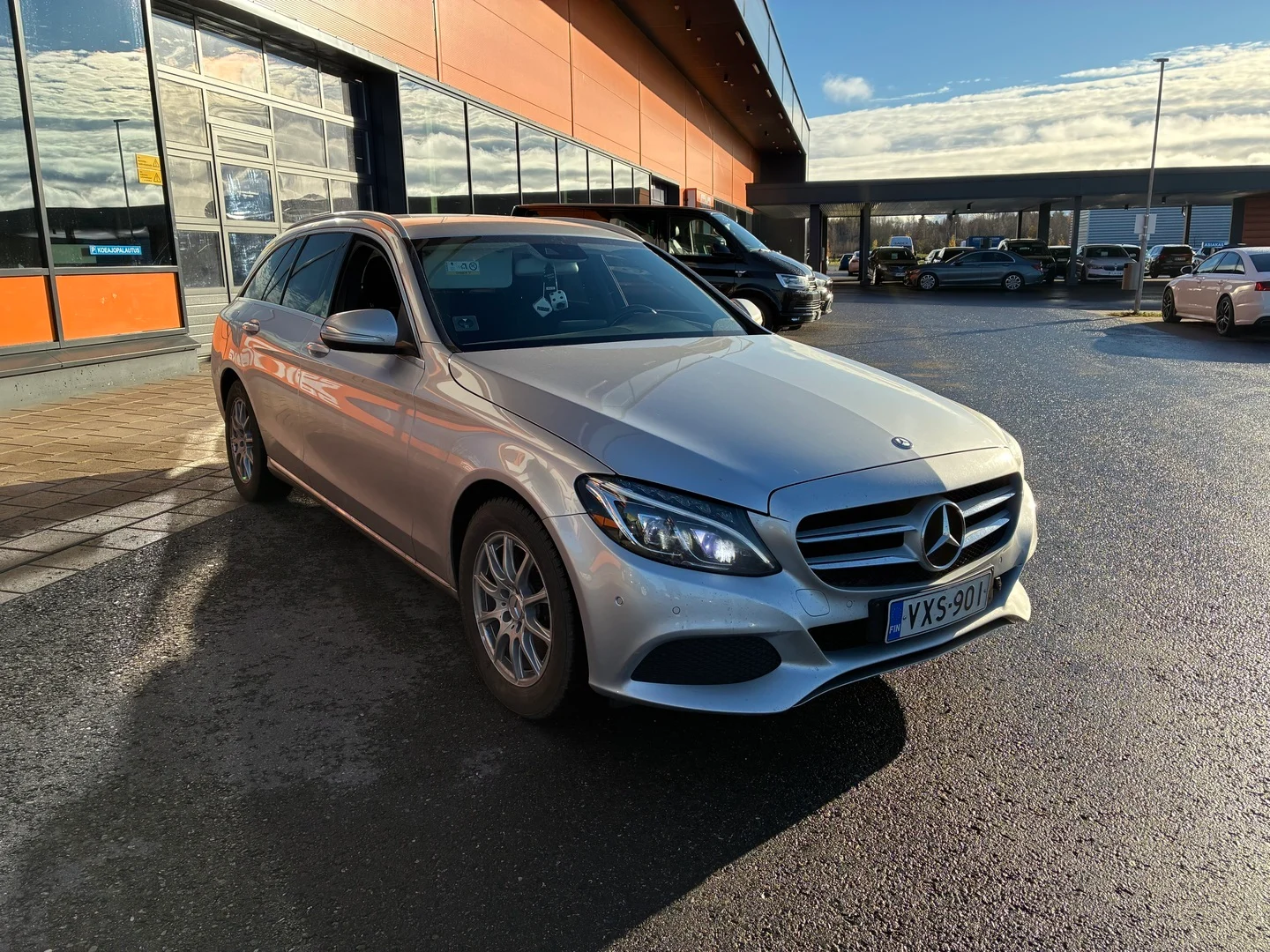 Car Image - 26TTFTRNpMEvhm6r79tIS5