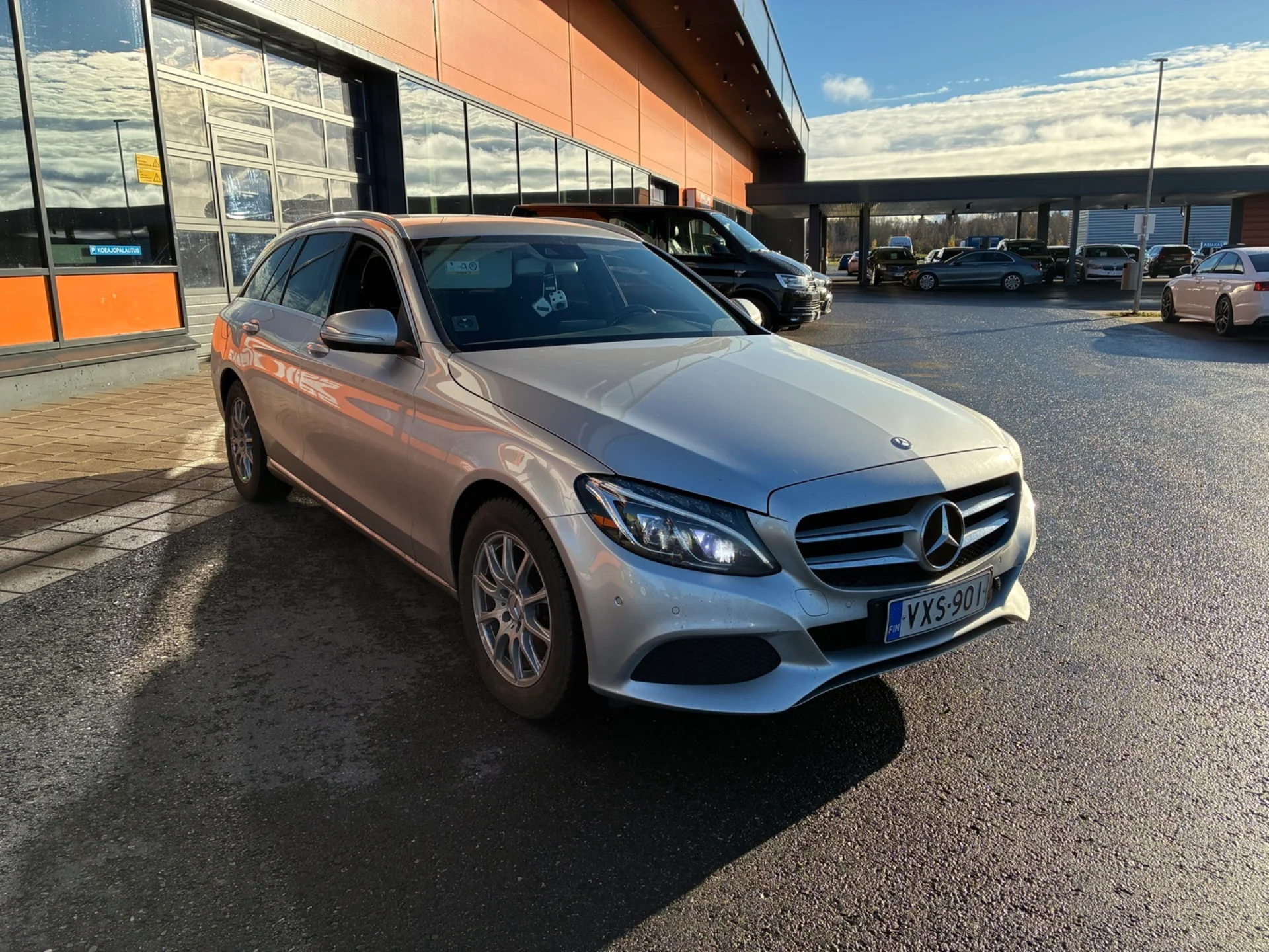 Car Image - 26TTFTRNpMEvhm6r79tIS5