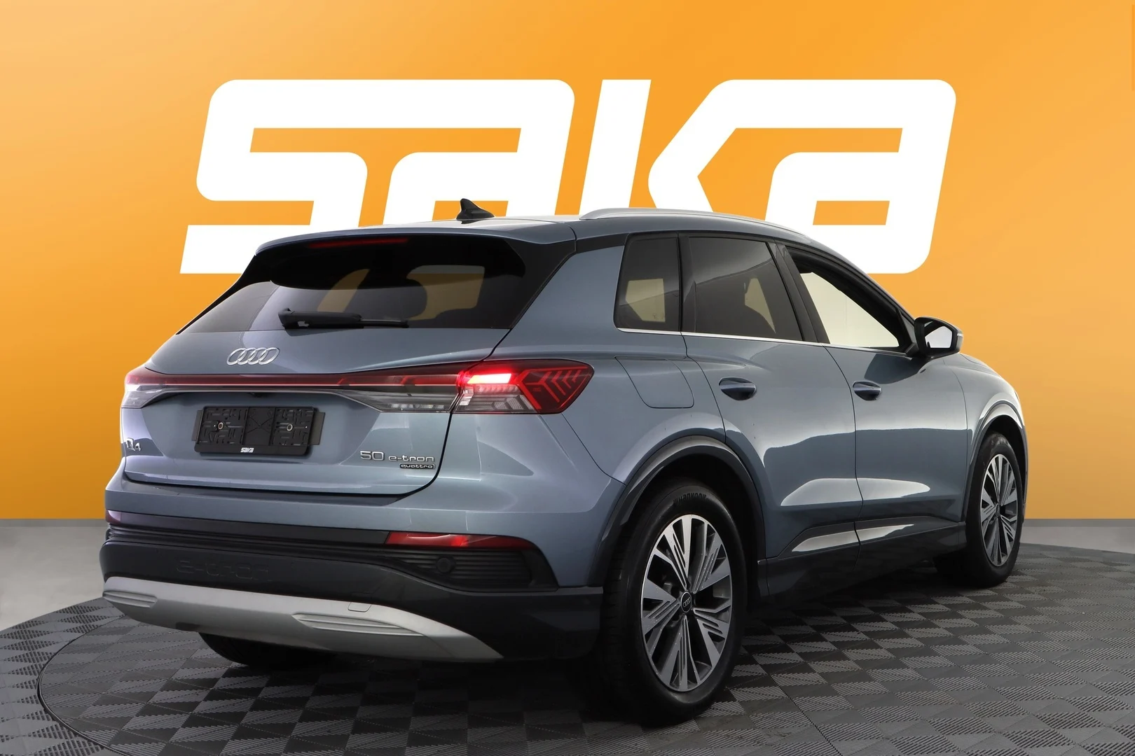 Car Image - KqMTHVwRjYARg18T7ScPj