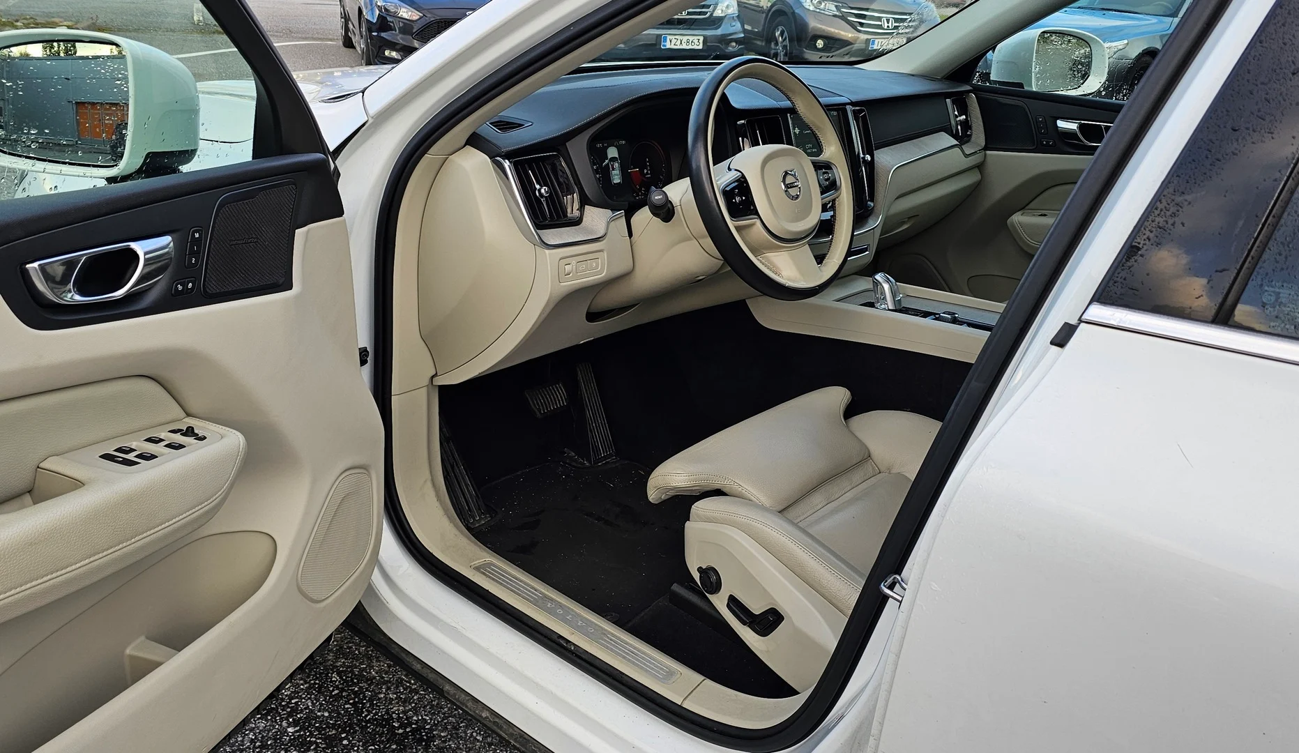 Car Image - 6IZSjjX0oA9OgaMk56g7kd