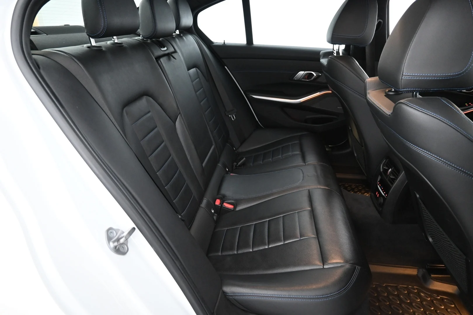 Car Image - 6tshzLmCQGwEpMjut2dw9b