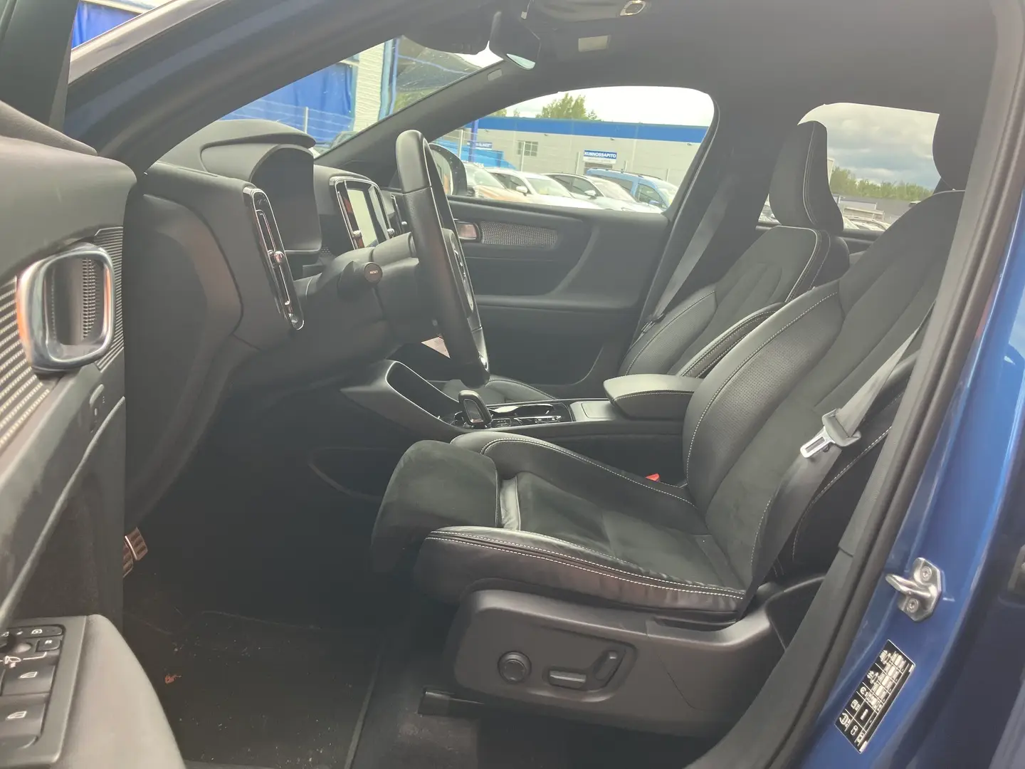 Car Image - 5I1GuT6WDP5LpRsO24QJNV