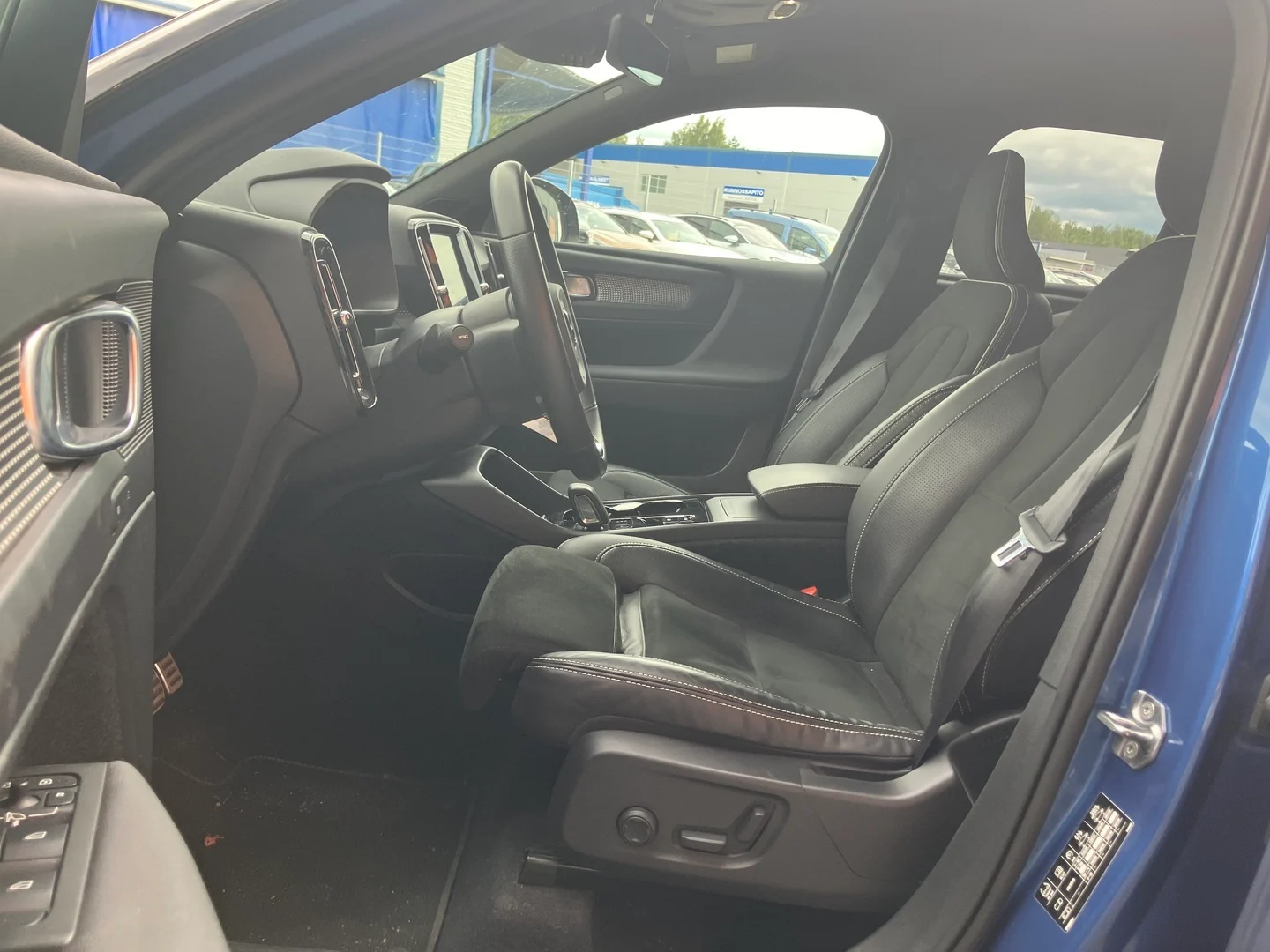Car Image - 5I1GuT6WDP5LpRsO24QJNV
