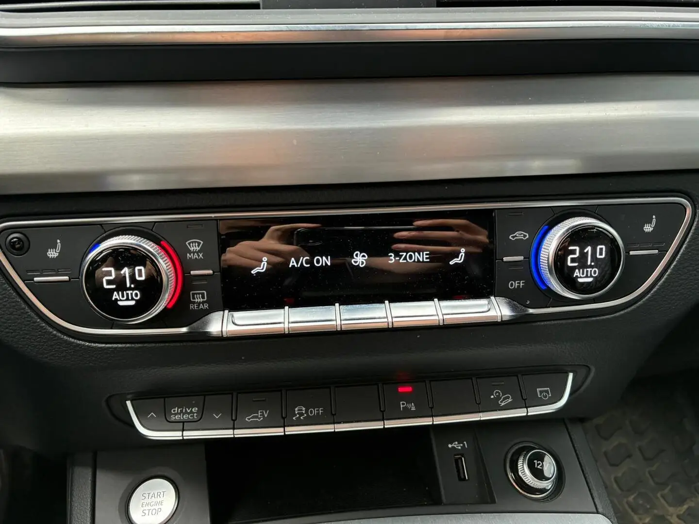Car Image - 2LaAzPFZH6mEj3ceNtOOYl