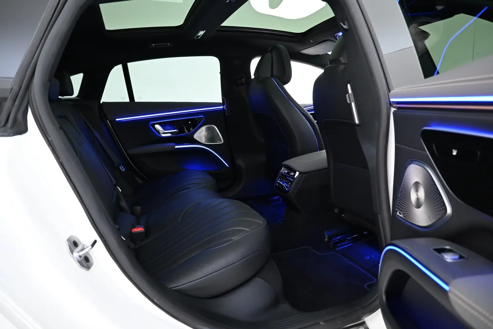 Car Image - 6afQIfPtVnn6aPHsQJ5lnu