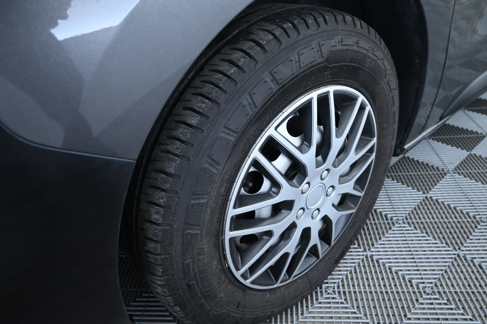 Car Image - 1lHO5GaGAEieRXZypUUPst