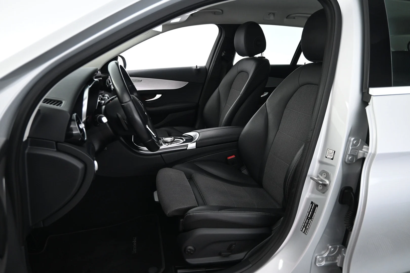 Car Image - 6L2UfYkk3FEEbngMHDtH2Z
