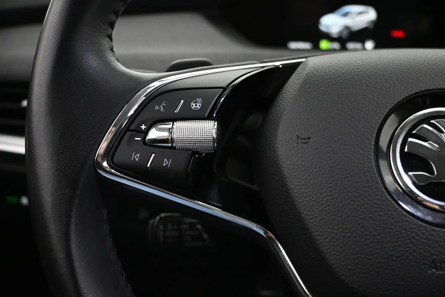 Car Image - 3b6N6TkxRVyVOzzWUcoWb6