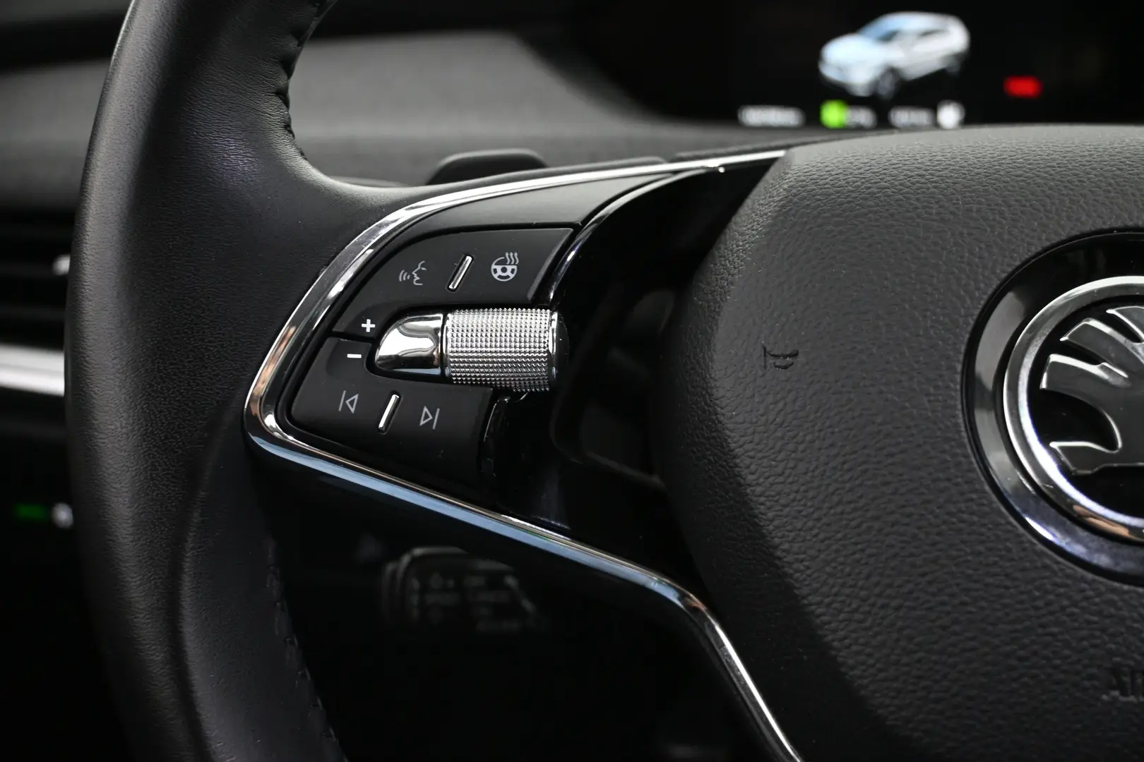 Car Image - 3b6N6TkxRVyVOzzWUcoWb6