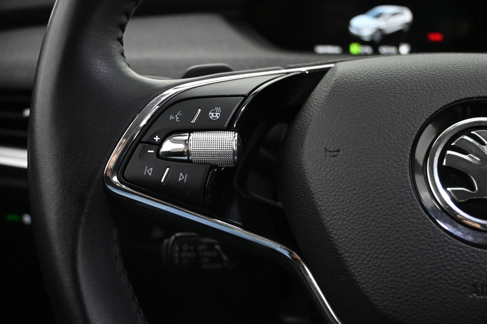 Car Image - 3b6N6TkxRVyVOzzWUcoWb6