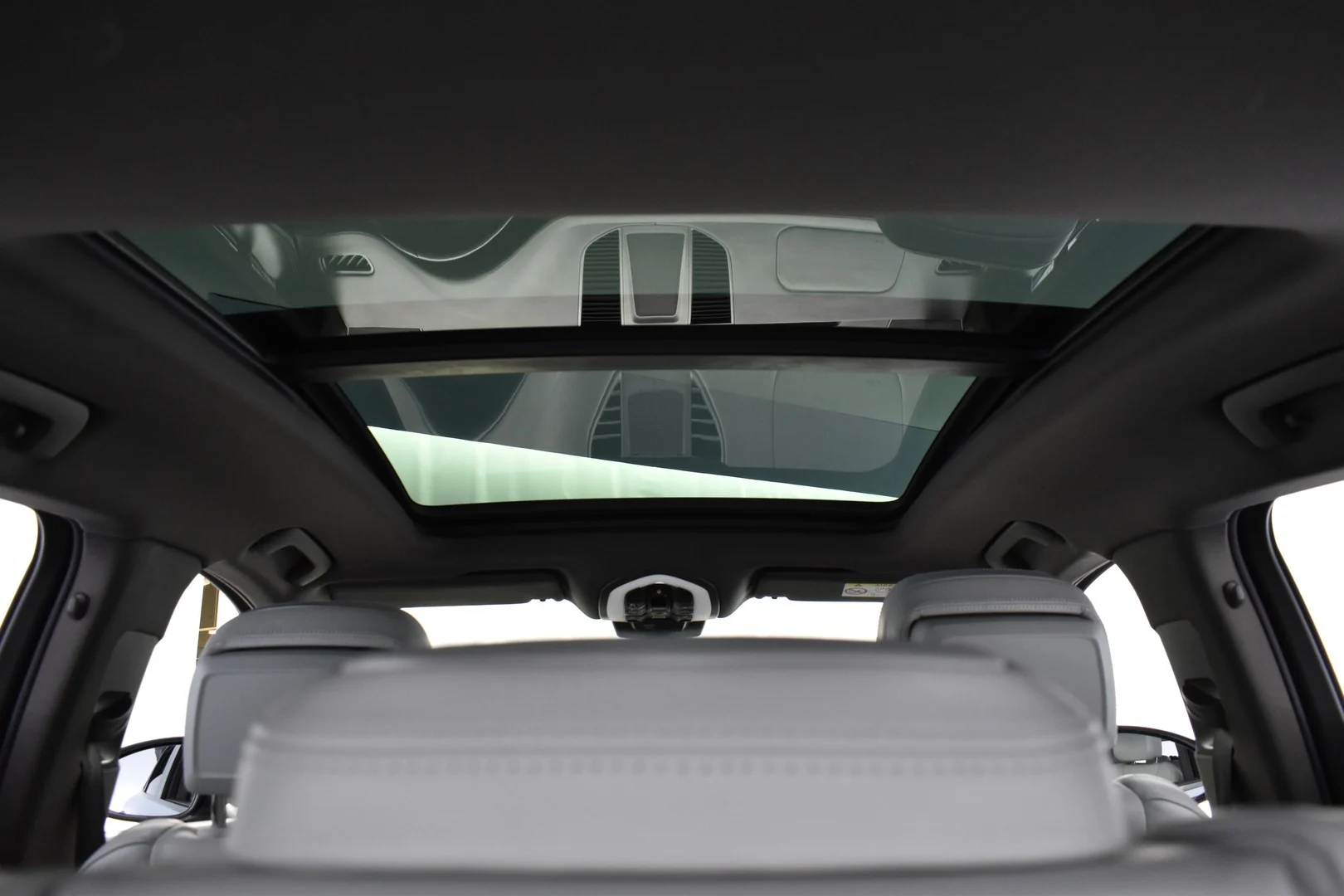 Car Image - 2bwZcDxeulxozHRIsW7MLT