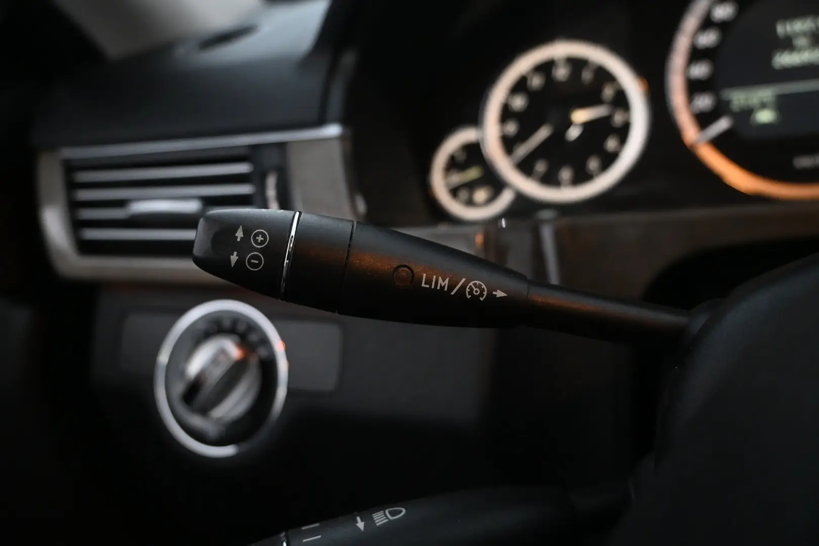 Car Image - 45HqfCx0iANGWvgquULkH