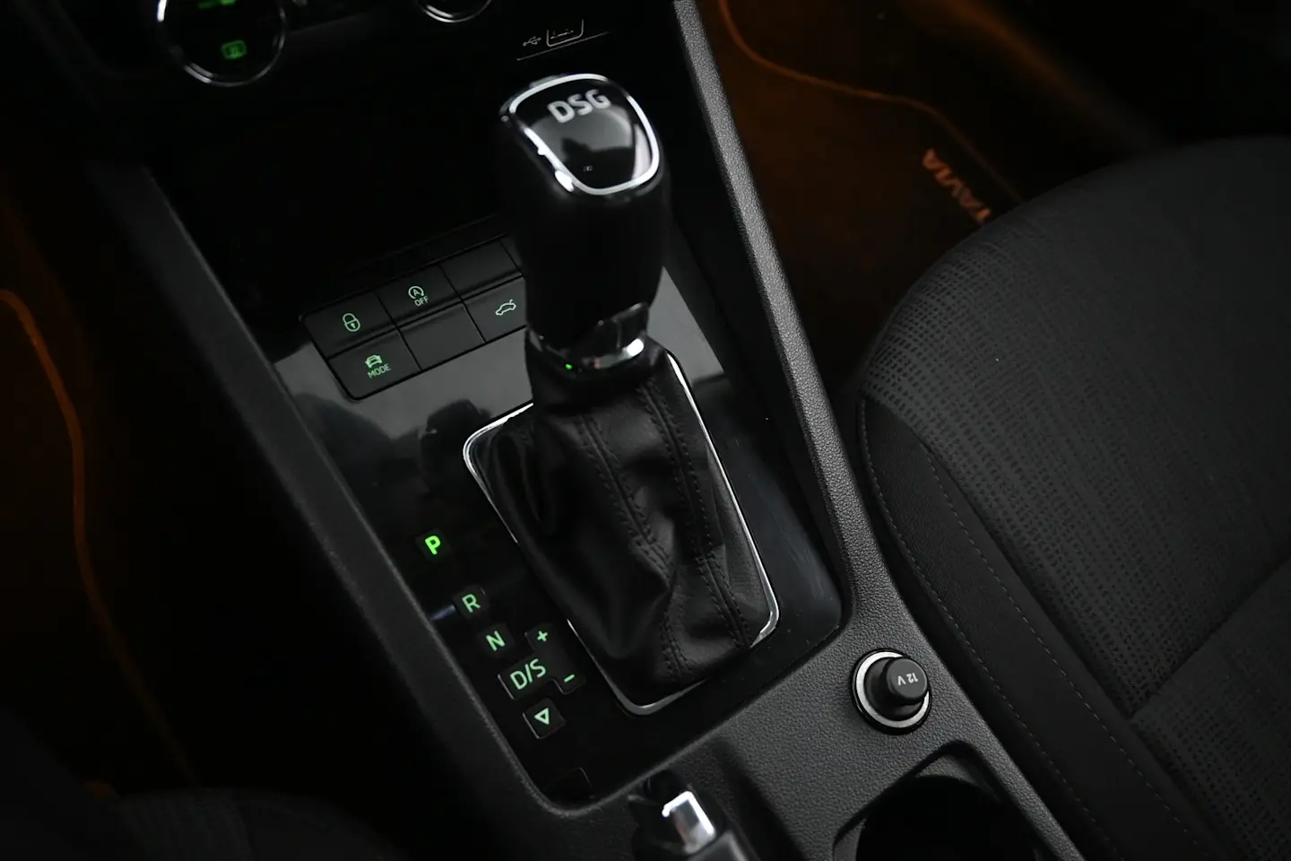 Car Image - 2w1N4dw5wkCBVg90khWsTi