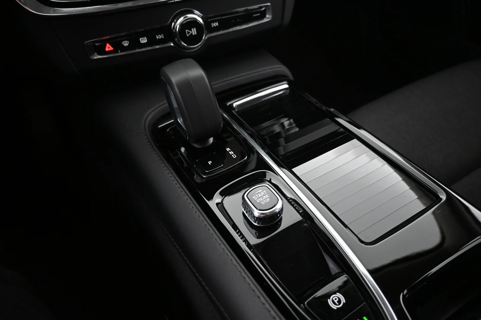 Car Image - 5awkBTeQmJxLZQsiIM9Ltz