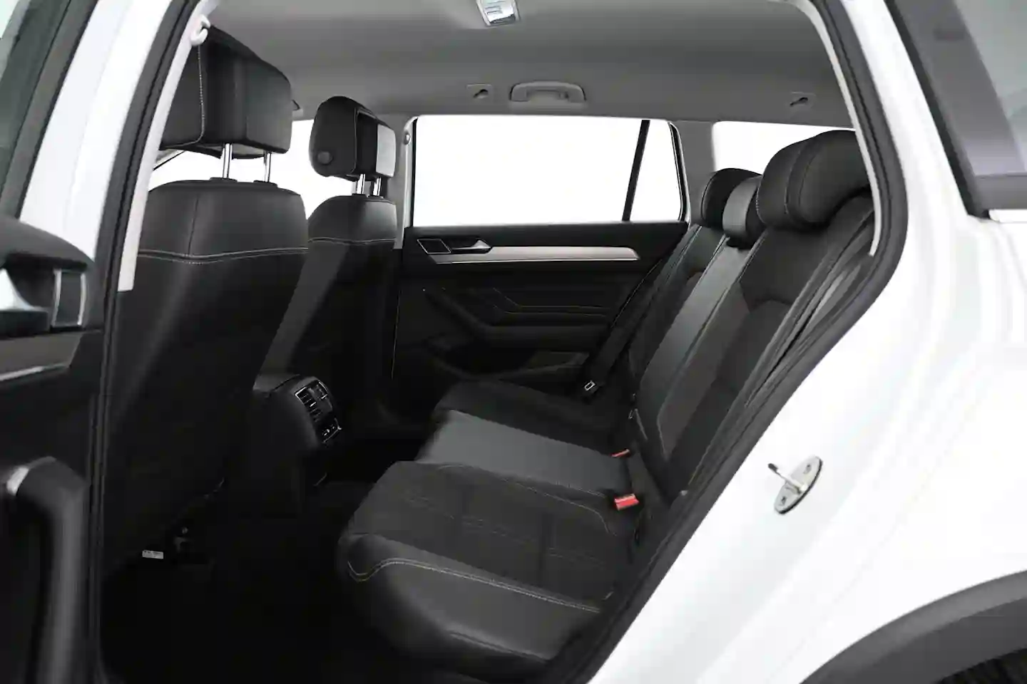 Car Image - 6z2dmXcwJ9YeGgDZWDyoEM