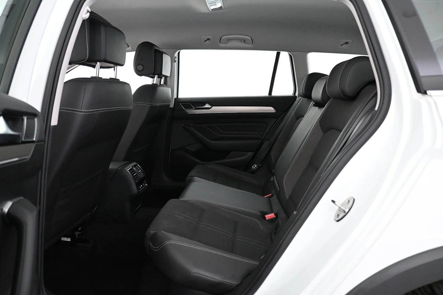 Car Image - 6z2dmXcwJ9YeGgDZWDyoEM