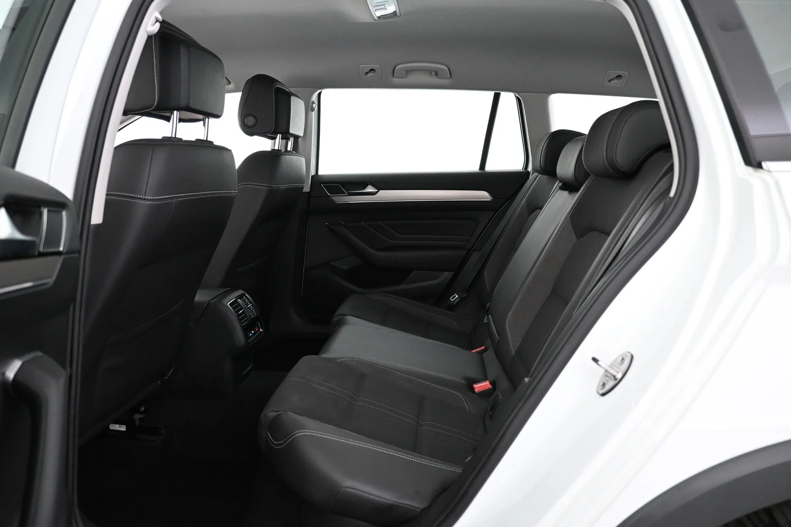 Car Image - 6z2dmXcwJ9YeGgDZWDyoEM