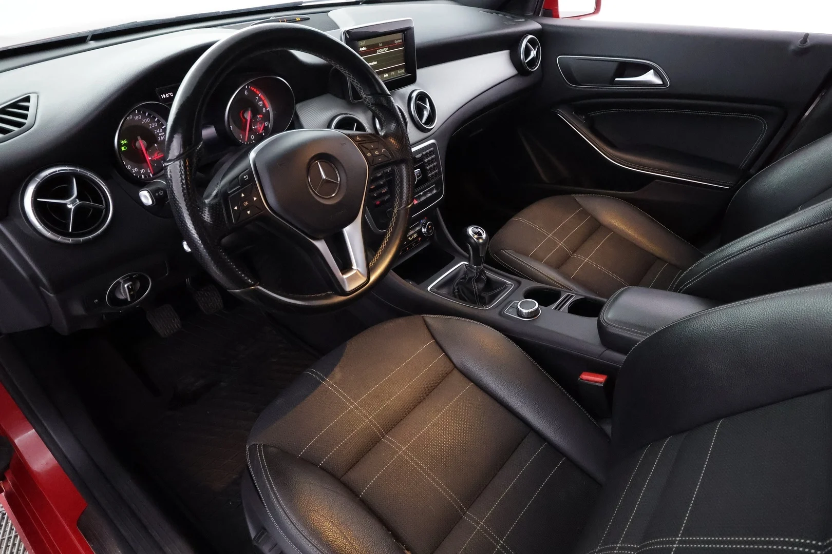 Car Image - 2iEUsmMLsqnWjBJxZsVyXl