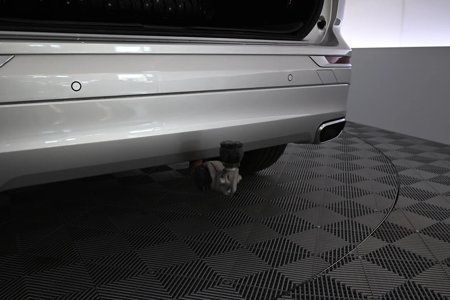 Car Image - LLAOYxD90prPZ24cgEeWR