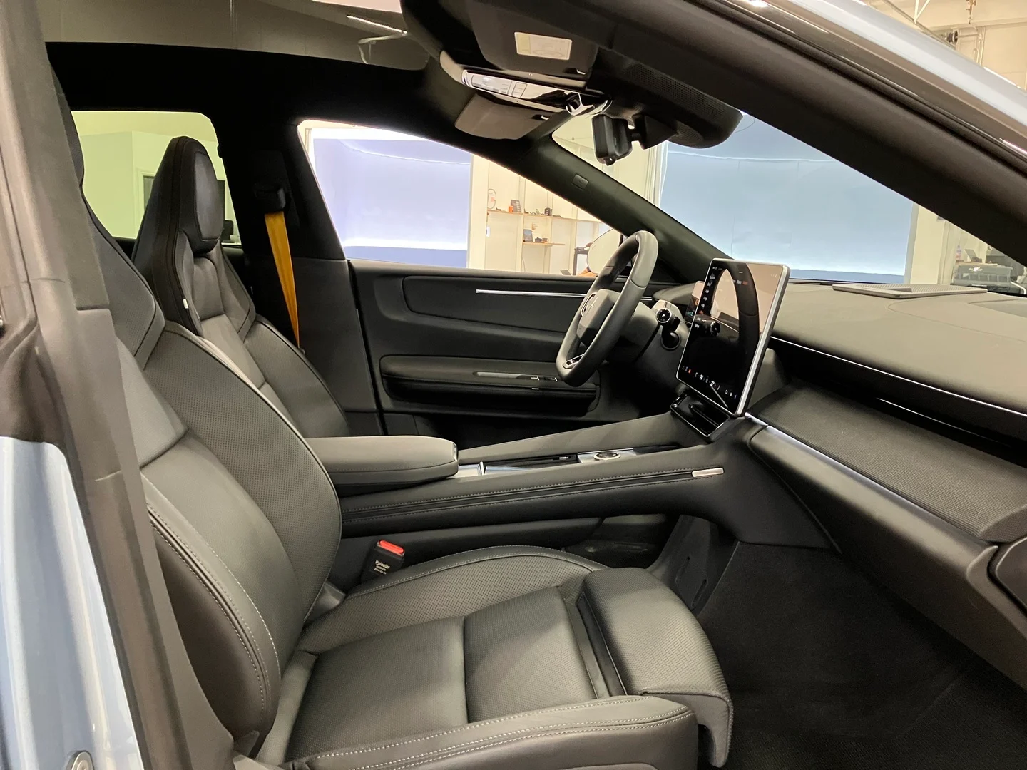 Car Image - 7KqGSFaNbLYrywc1EEIz2h
