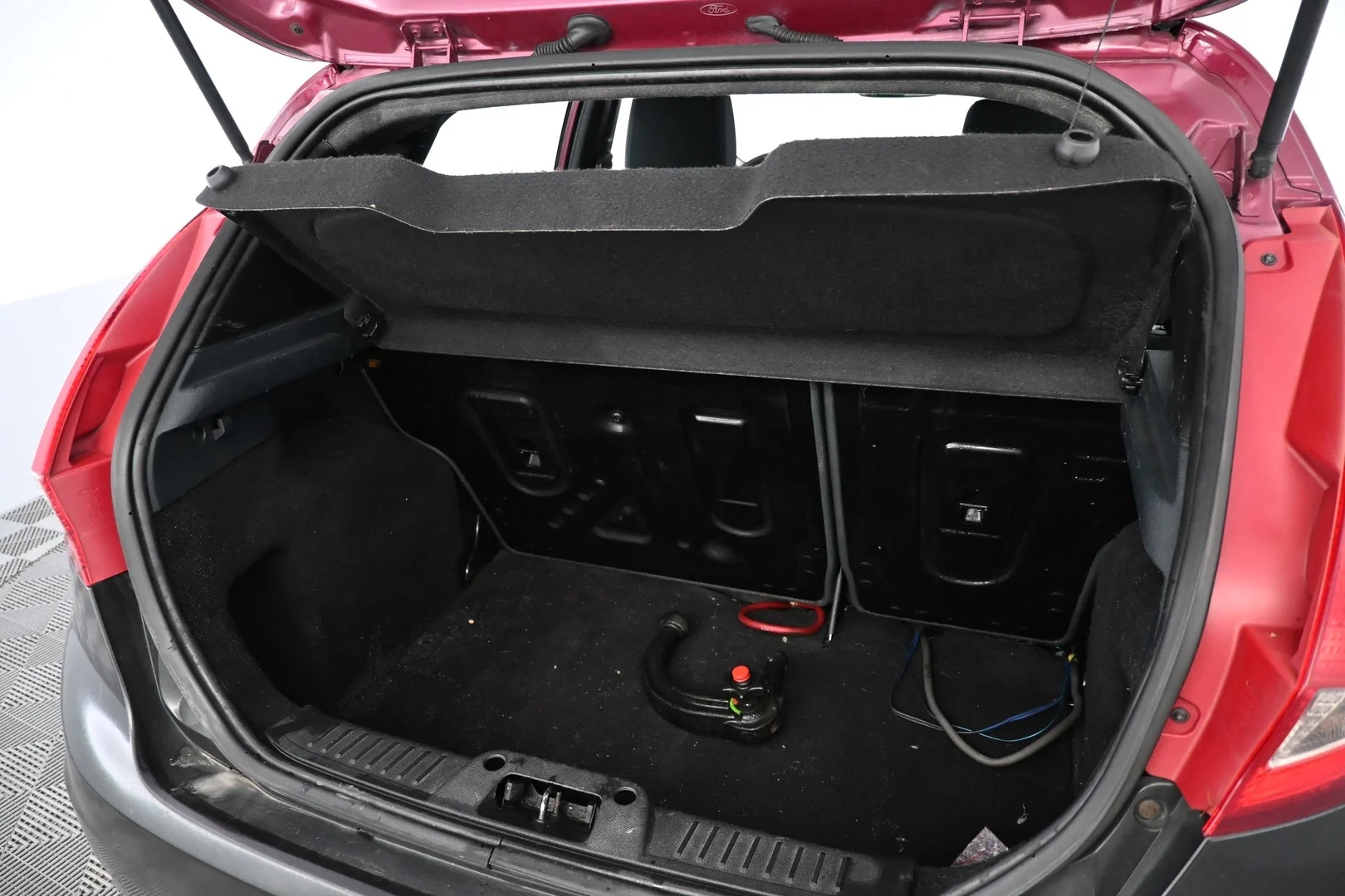 Car Image - 6J61LkNJs3Jkl2nFPBn3qa