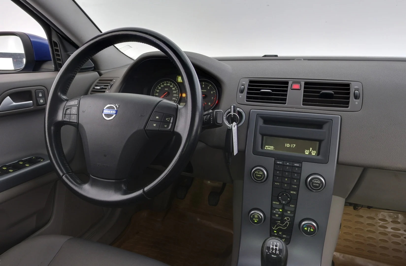 Car Image - D1CMEeuApdhoJDdRX1ZMR