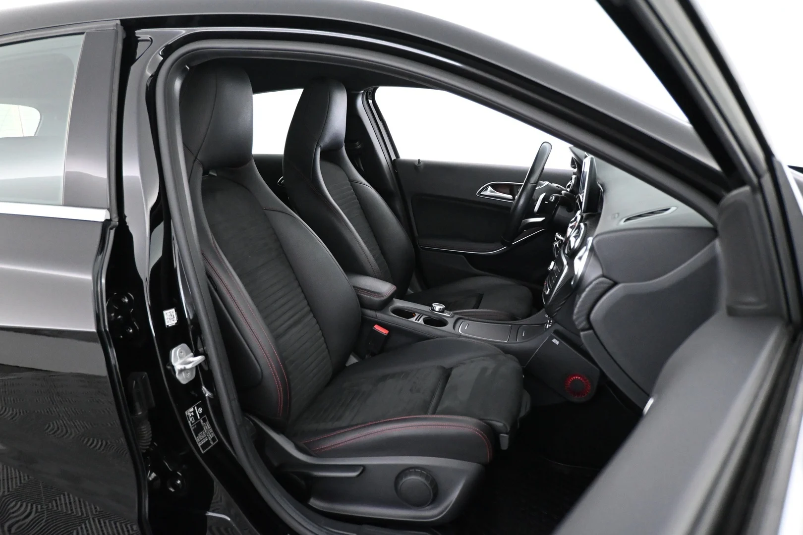 Car Image - 76az3h12EEdLlUJcjmnWOs