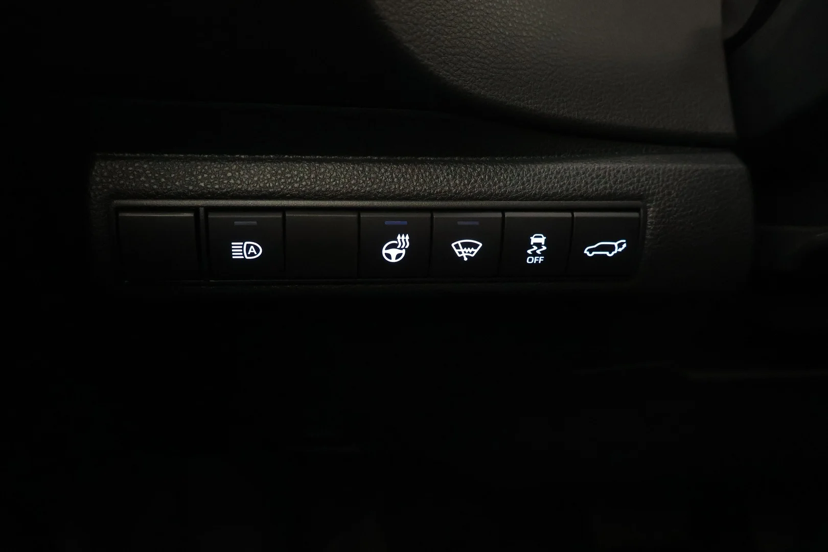 Car Image - 2mUEuNgPrHvw2WKmwPcvy7