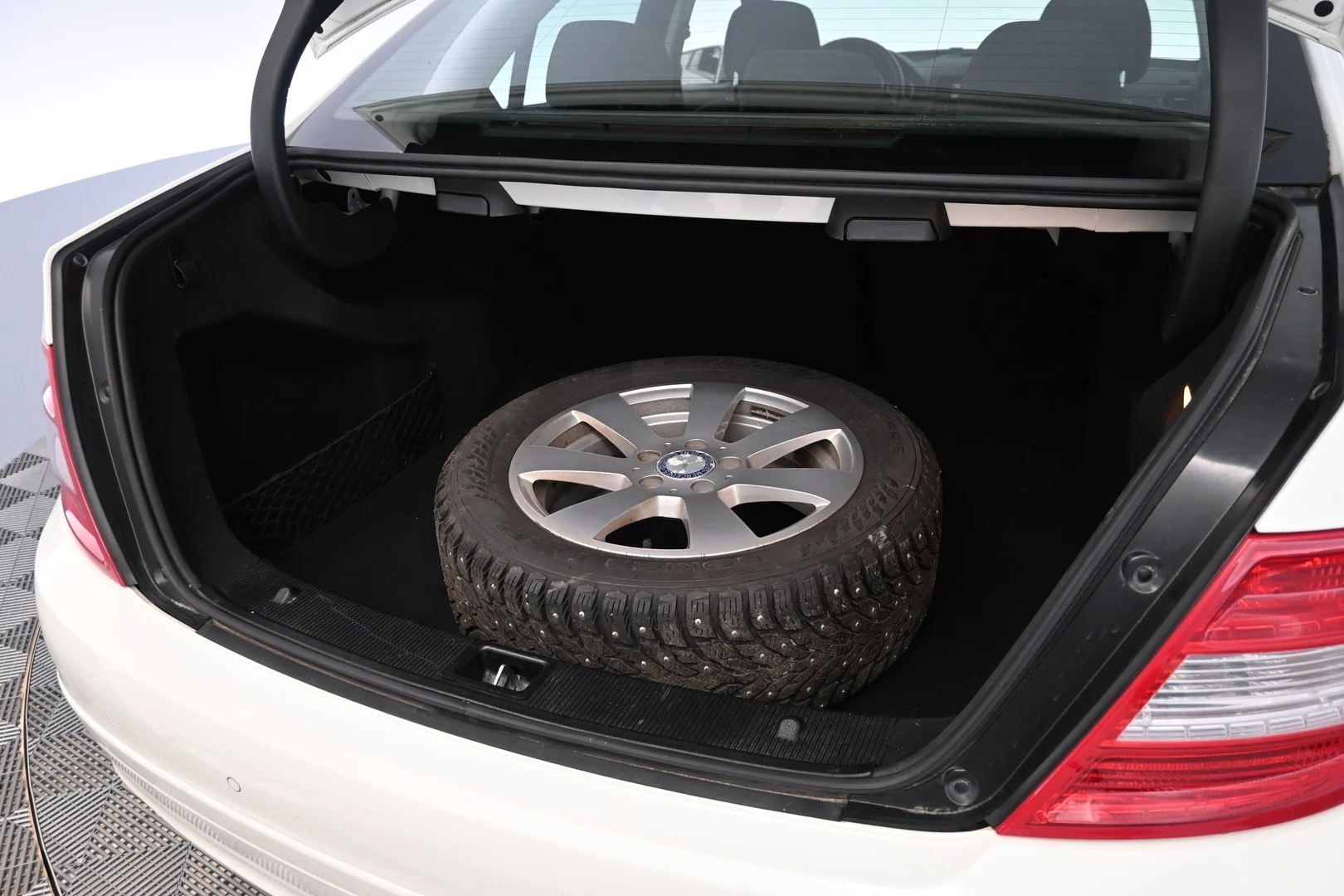 Car Image - 250wZNHzF7OKVX5KleWge2