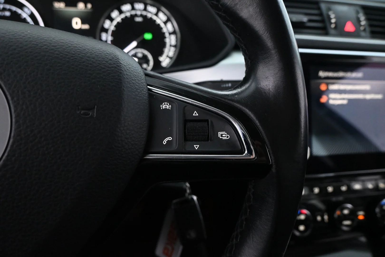 Car Image - jED9IBC5cv4NGFKDLZNA2