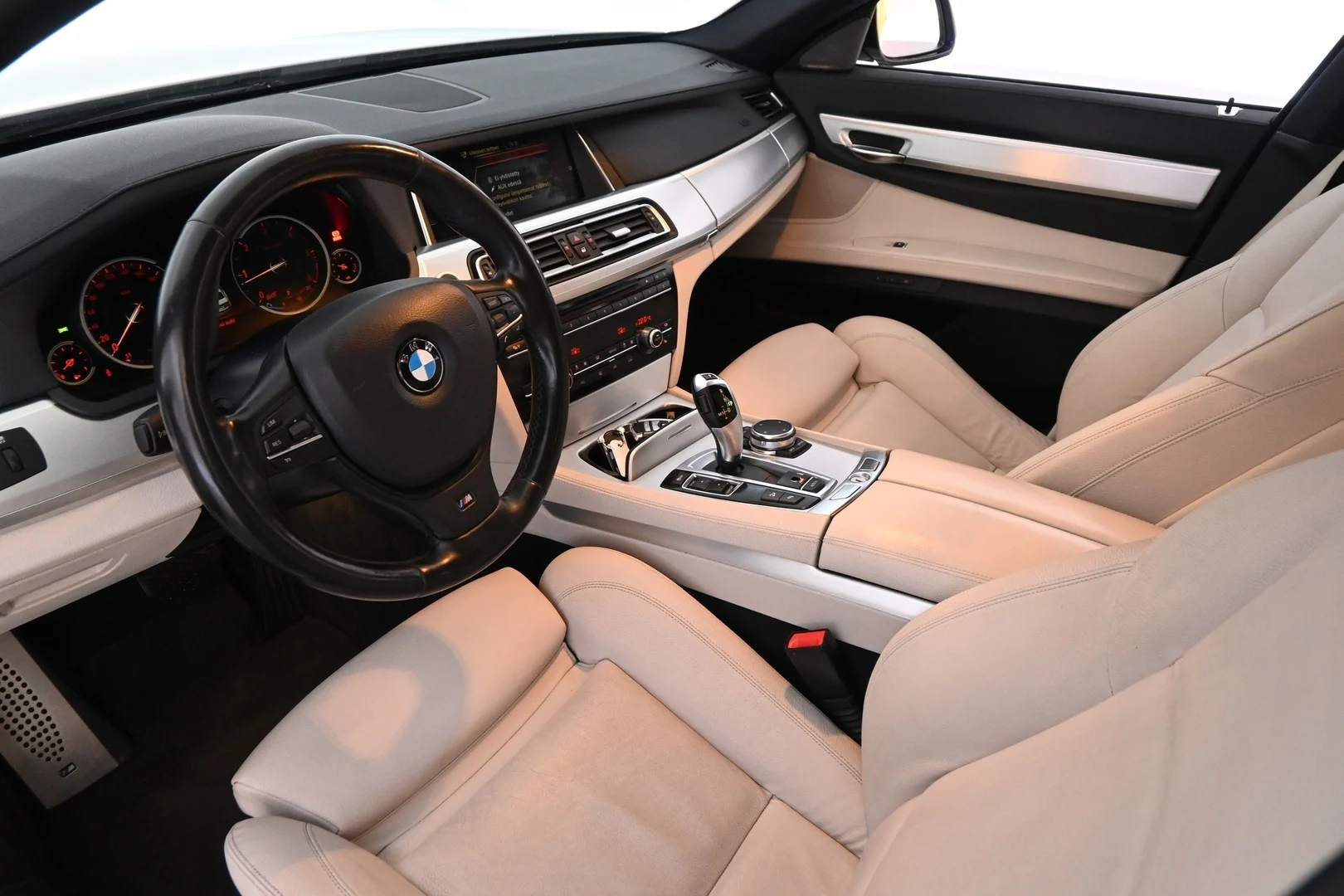 Car Image - 5I69qVt0EjUyJxTT4jmH6w