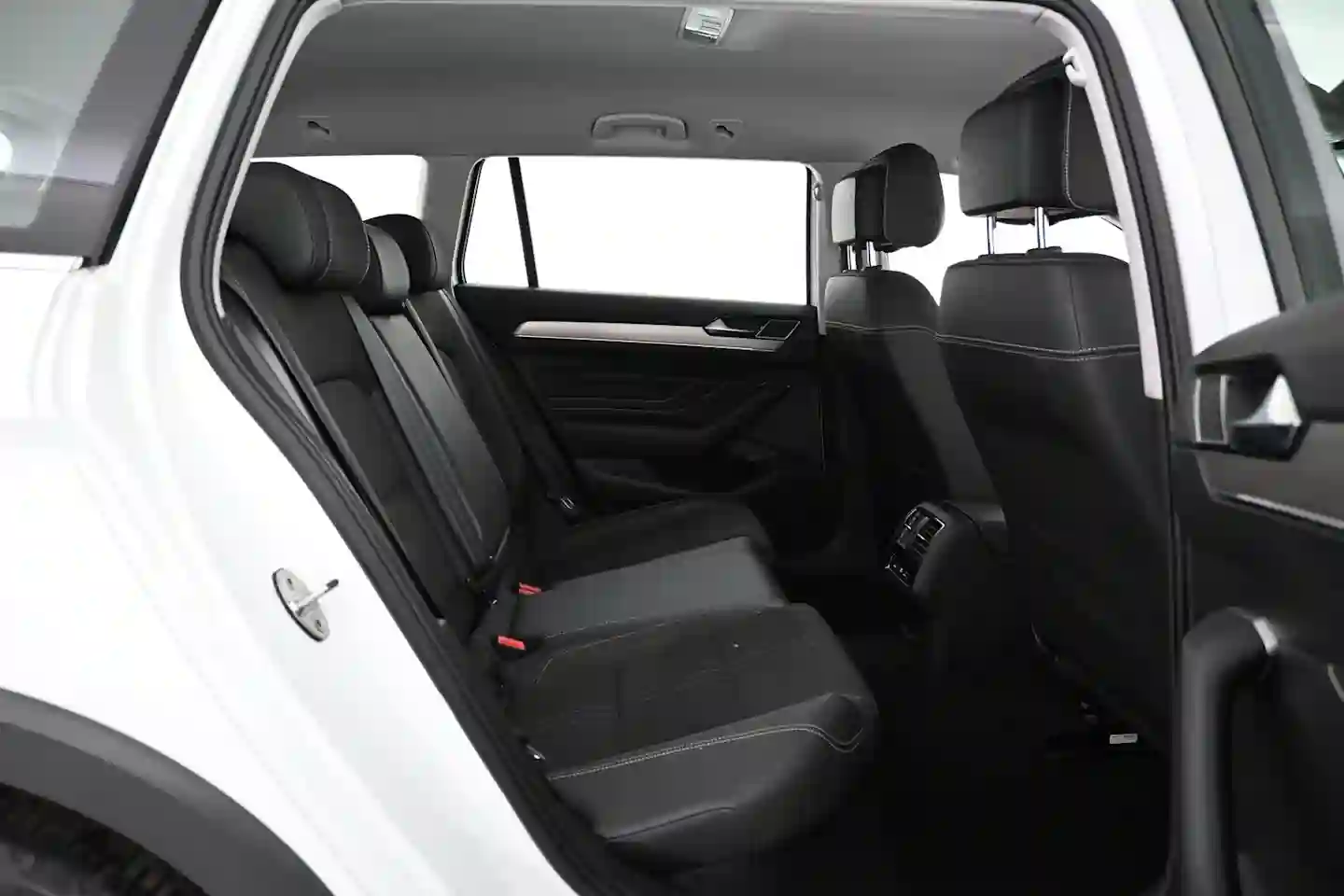 Car Image - 6z2dmXcwJ9YeGgDZWDyoEM