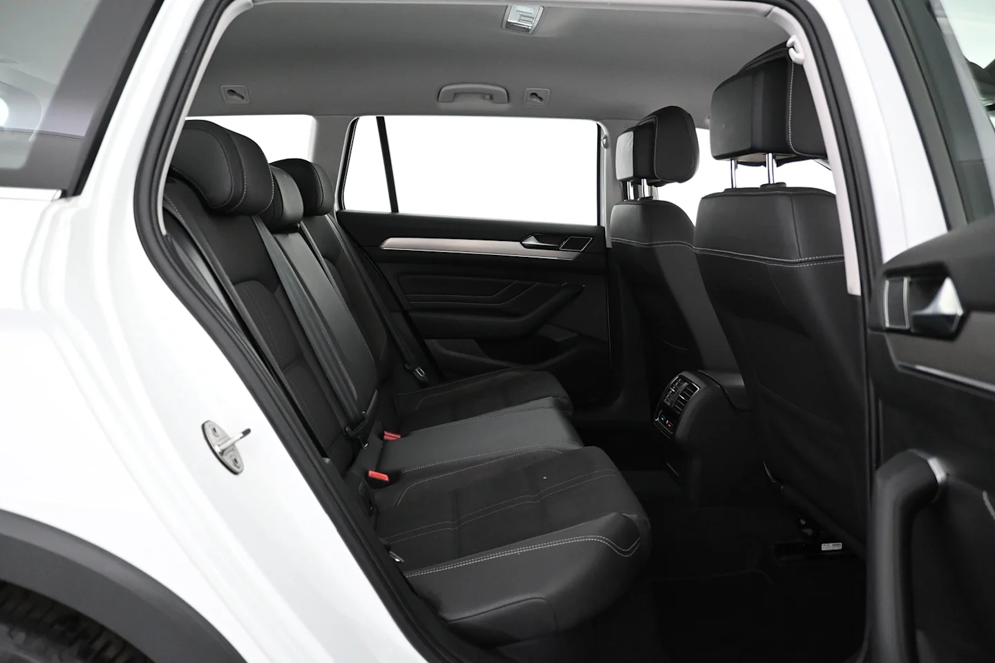 Car Image - 6z2dmXcwJ9YeGgDZWDyoEM
