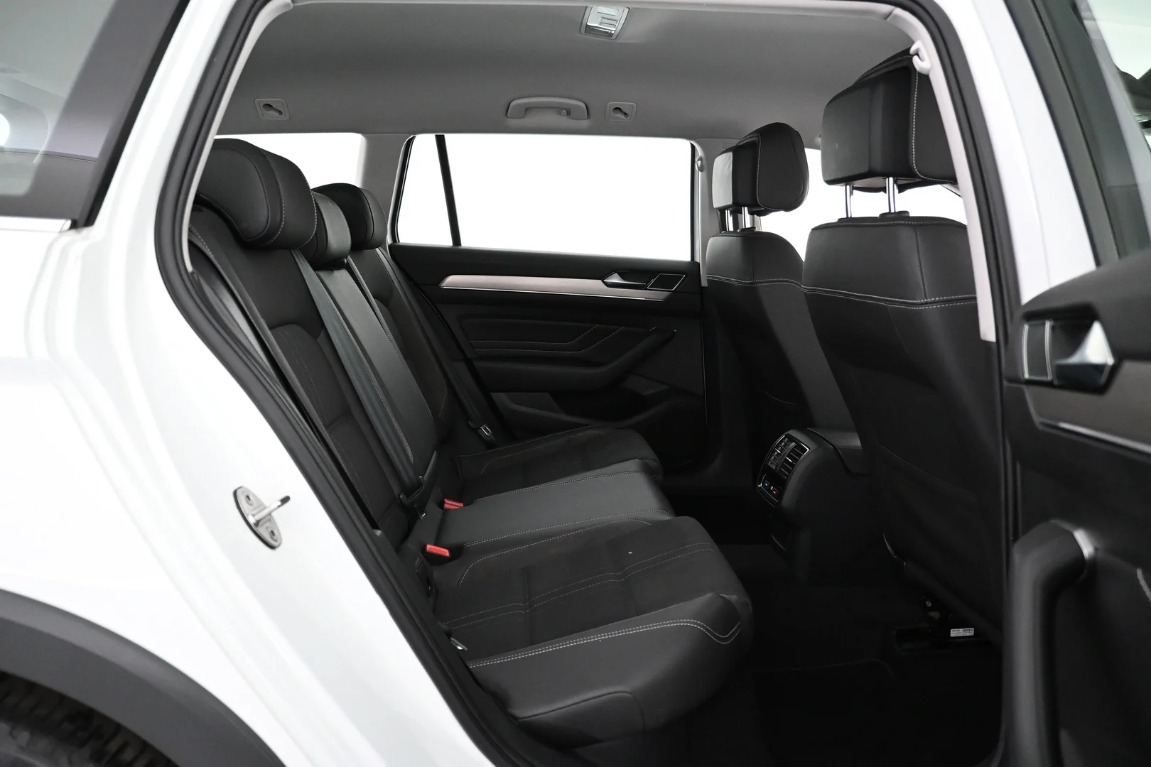 Car Image - 6z2dmXcwJ9YeGgDZWDyoEM