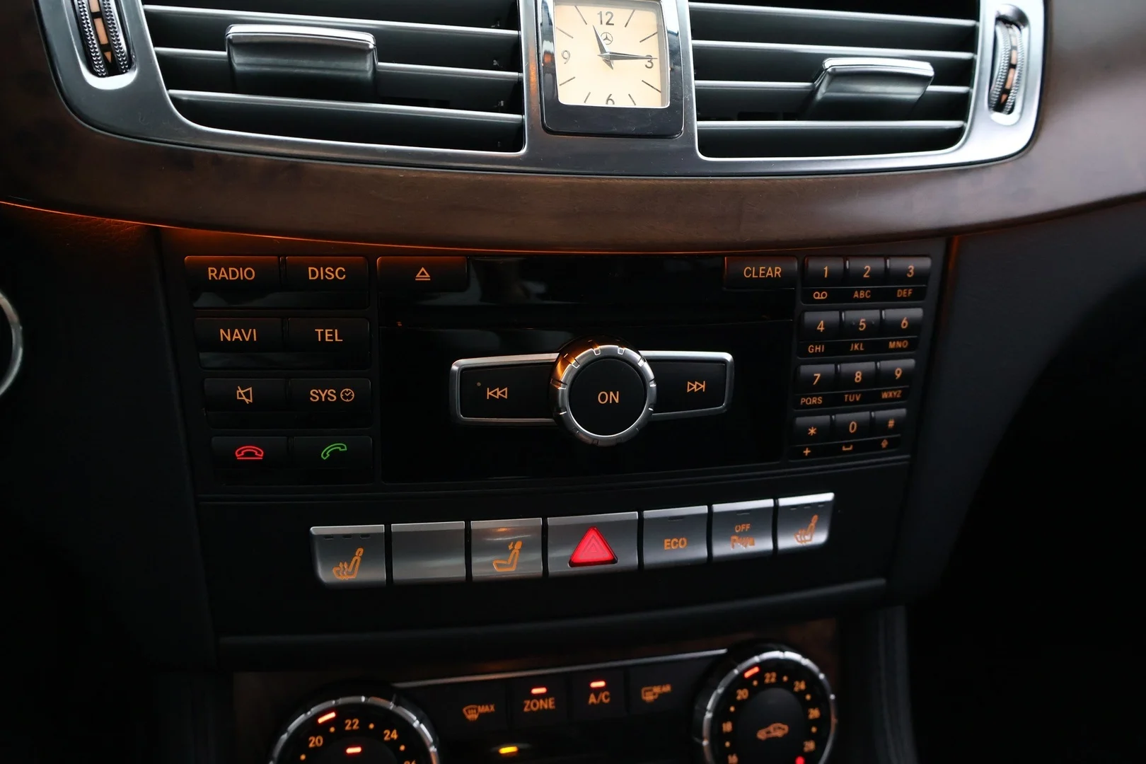 Car Image - IWH01pl2ke73DD8hporgu